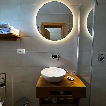 Smogavc Guest house 3*