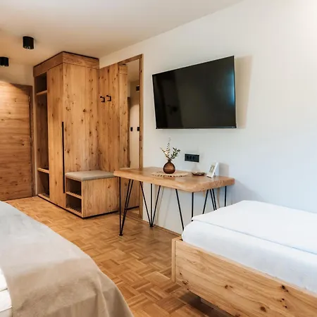 Πανσιόν Smogavc Zreče